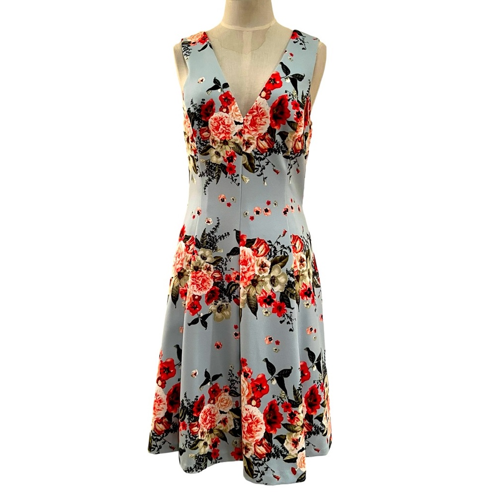 NWT Jessica Simpson V Neck Floral Dress Size 6
